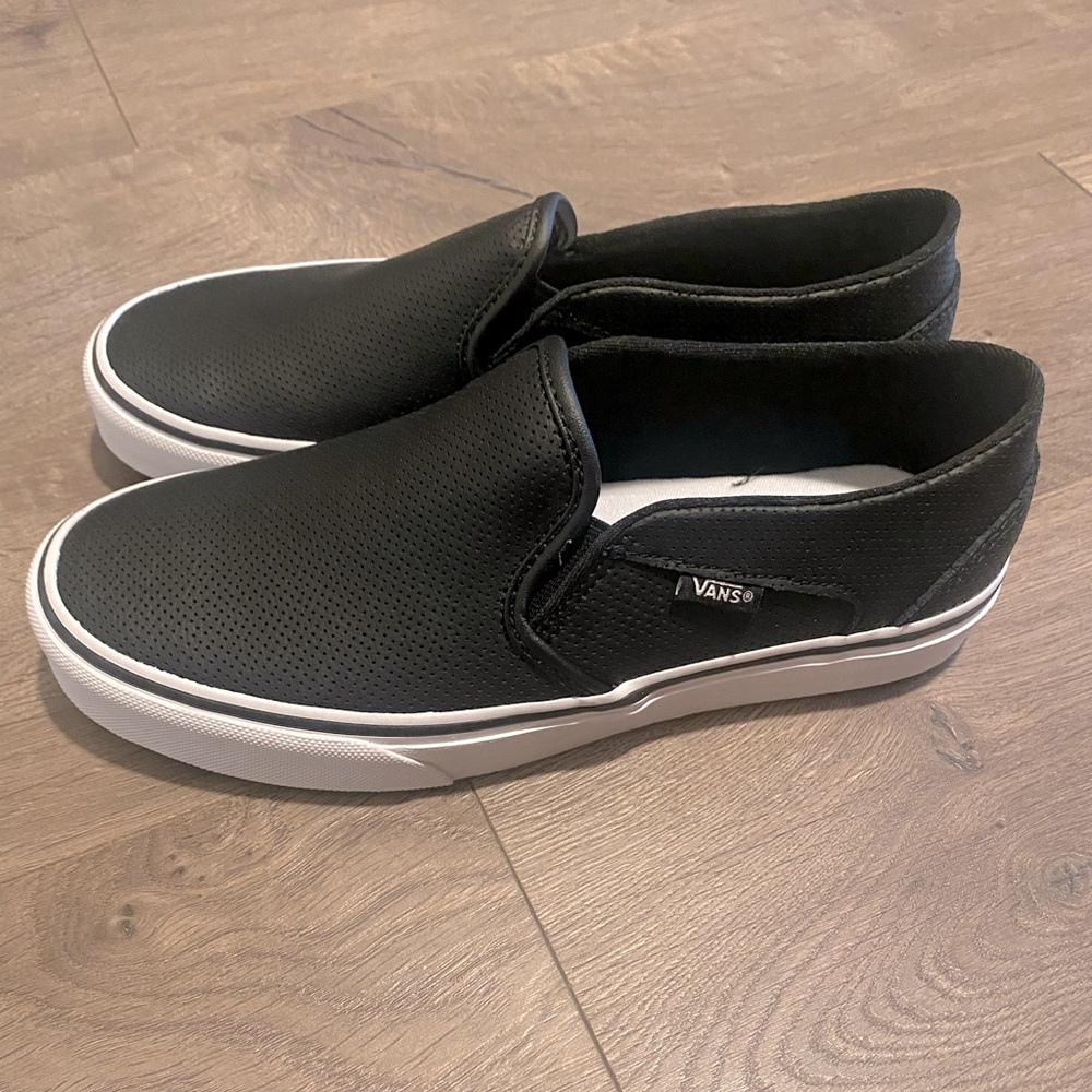NEW Vans Asher Perforated Slip-ons